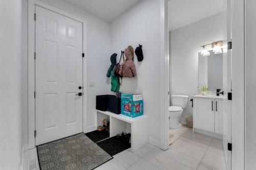 202 Kinniburgh Crescent, Chestermere, AB - Indoor Photo Showing Bathroom