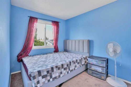 95 Castlegreen Close Ne, Calgary, AB - Indoor Photo Showing Bedroom