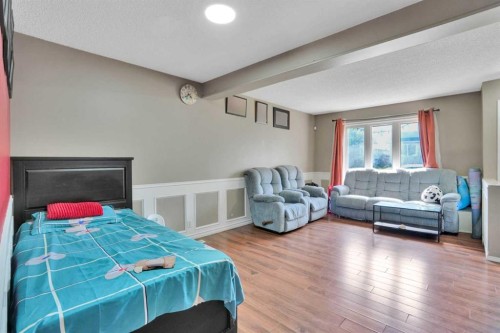 95 Castlegreen Close Ne, Calgary, AB - Indoor Photo Showing Bedroom