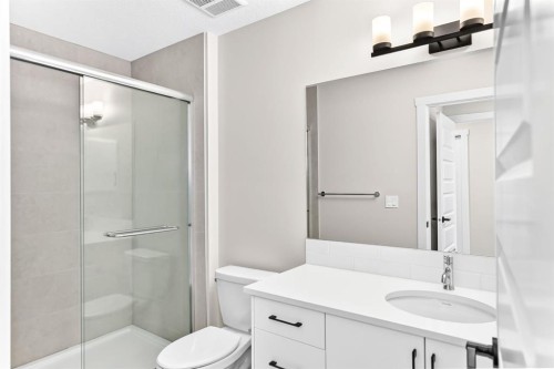 1069 Bayview Crescent Sw, Airdrie, AB - Indoor Photo Showing Bathroom