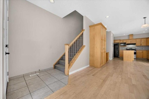 262 21 Avenue Ne, Calgary, AB - Indoor