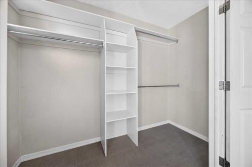 262 21 Avenue Ne, Calgary, AB - Indoor