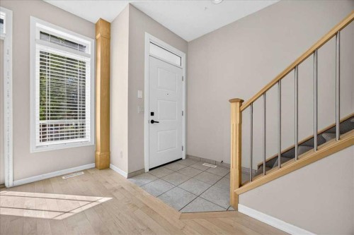 262 21 Avenue Ne, Calgary, AB - Indoor Photo Showing Other Room