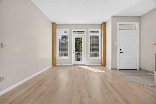 262 21 Avenue Ne, Calgary, AB - Indoor Photo Showing Other Room