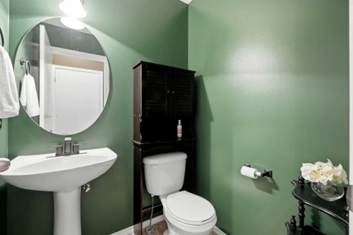 140 Promenade Way Se, Calgary, AB - Indoor Photo Showing Bathroom