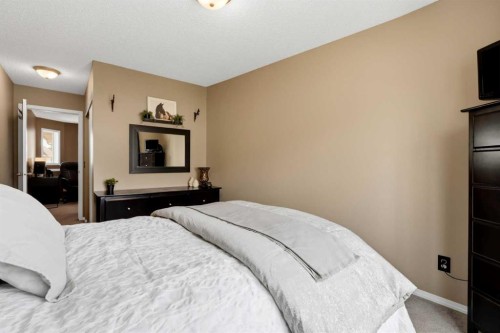 140 Promenade Way Se, Calgary, AB - Indoor Photo Showing Bedroom