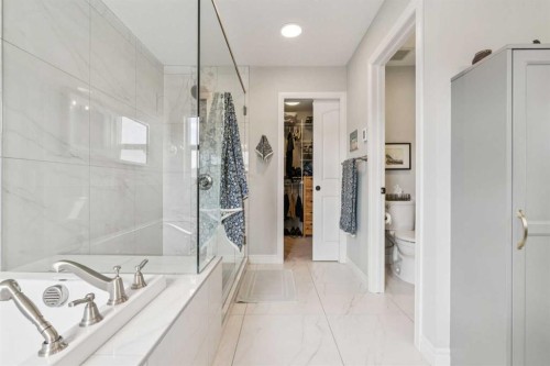 14 Riviera View, Cochrane, AB - Indoor Photo Showing Bathroom