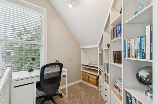 2027 4 Avenue Nw, Calgary, AB - Indoor Photo Showing Office