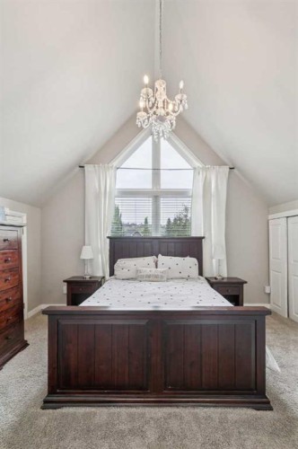 2027 4 Avenue Nw, Calgary, AB - Indoor Photo Showing Bedroom