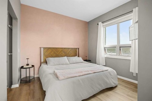 206-210 15 Avenue Se, Calgary, AB - Indoor Photo Showing Bedroom