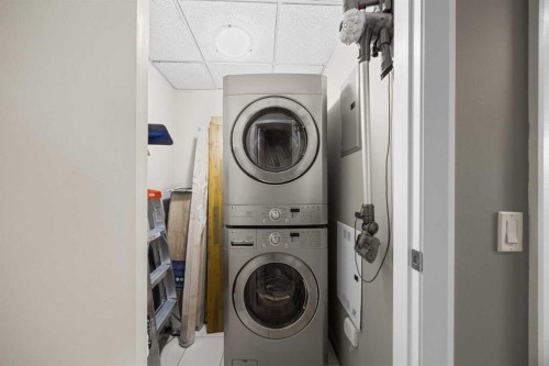 206-210 15 Avenue Se, Calgary, AB - Indoor Photo Showing Laundry Room
