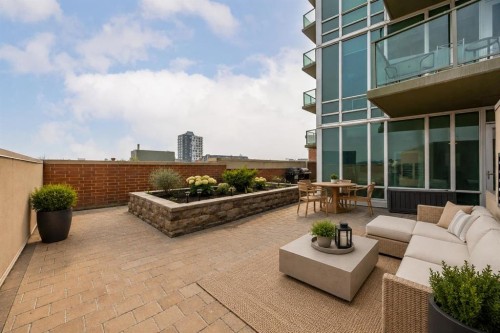 206-210 15 Avenue Se, Calgary, AB - Outdoor With Exterior