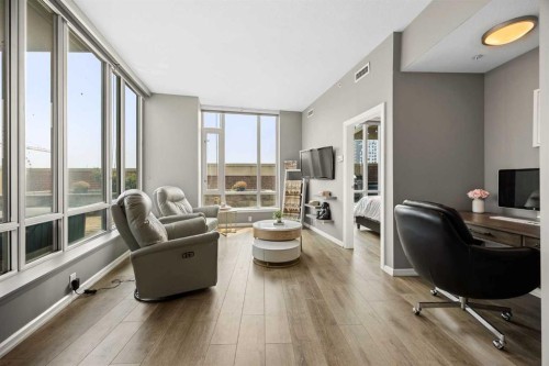 206-210 15 Avenue Se, Calgary, AB - Indoor