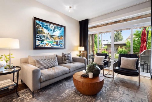 2201 Bowness Road Nw, Calgary, AB - Indoor Photo Showing Living Room
