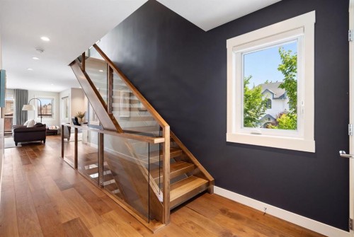 2201 Bowness Road Nw, Calgary, AB - Indoor Photo Showing Other Room
