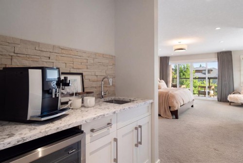 2201 Bowness Road Nw, Calgary, AB - Indoor Photo Showing Kitchen