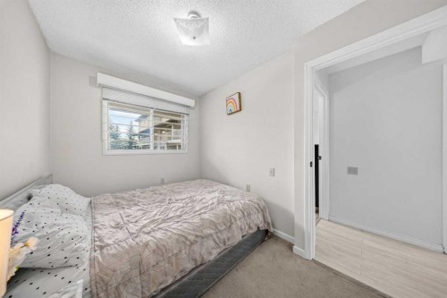 711-200 Brookpark Drive Sw, Calgary, AB - Indoor Photo Showing Bedroom