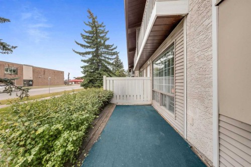 711-200 Brookpark Drive Sw, Calgary, AB - Outdoor