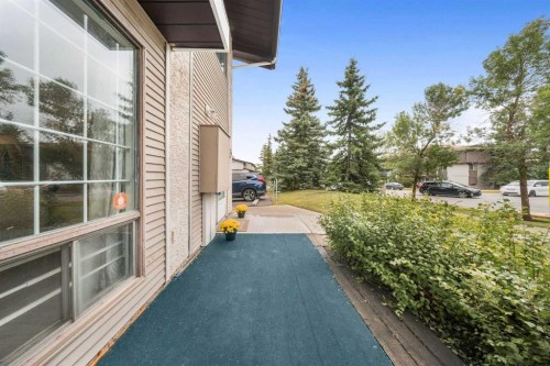 711-200 Brookpark Drive Sw, Calgary, AB - Outdoor
