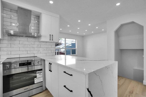 102 Bridlewood Manor Sw, Calgary, AB 