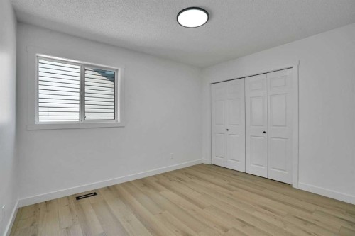 102 Bridlewood Manor Sw, Calgary, AB 