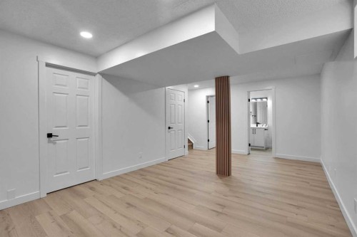 102 Bridlewood Manor Sw, Calgary, AB 