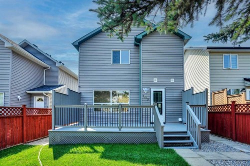 102 Bridlewood Manor Sw, Calgary, AB 