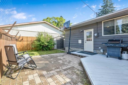 135 Manora Hill Ne, Calgary, AB - Outdoor