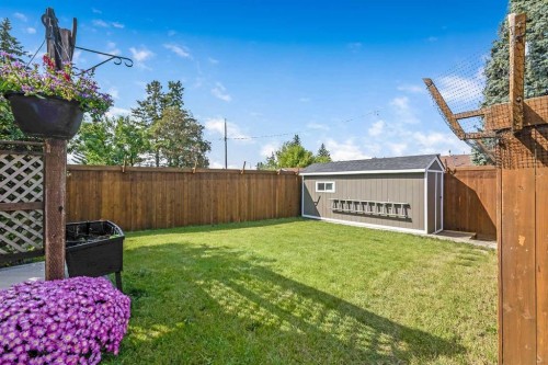 135 Manora Hill Ne, Calgary, AB - Outdoor