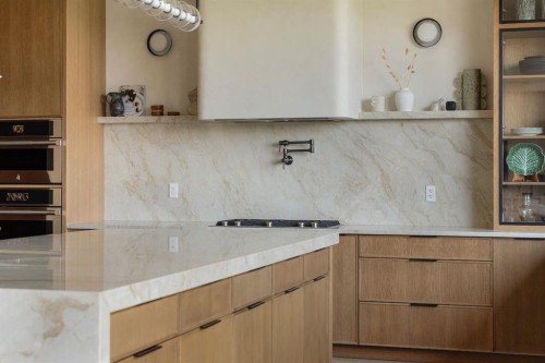 692 West Chestermere Drive, Chestermere, AB - Indoor