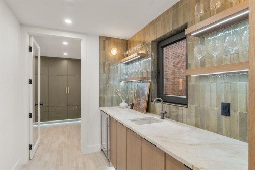 692 West Chestermere Drive, Chestermere, AB - Indoor Photo Showing Other Room