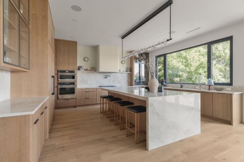 692 West Chestermere Drive, Chestermere, AB - Indoor Photo Showing Kitchen