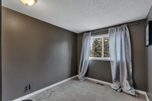 174 Woodmont Terrace Sw, Calgary, AB - Indoor