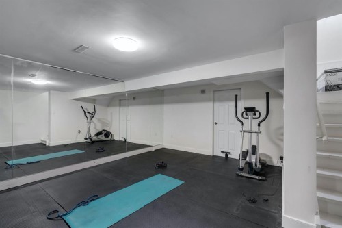 174 Woodmont Terrace Sw, Calgary, AB - Indoor