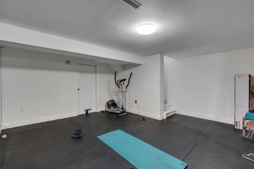 174 Woodmont Terrace Sw, Calgary, AB - Indoor