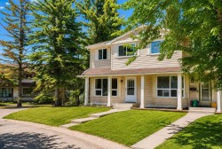 174 Woodmont Terrace SW Calgary, AB T2W 4Z4