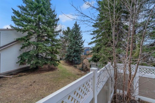 174 Woodmont Terrace Sw, Calgary, AB - Outdoor