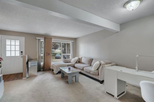 174 Woodmont Terrace Sw, Calgary, AB - Indoor