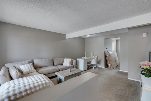 174 Woodmont Terrace Sw, Calgary, AB - Indoor