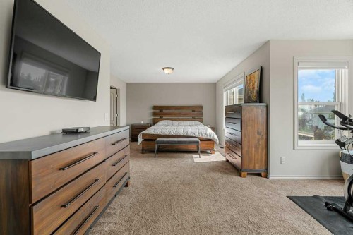 19 Citadel Ridge Close Nw, Calgary, AB - Indoor Photo Showing Bedroom
