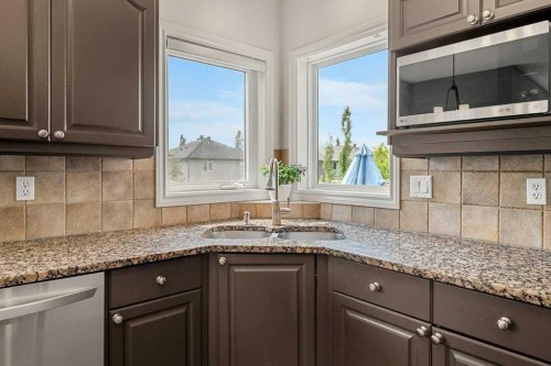 19 Citadel Ridge Close Nw, Calgary, AB - Indoor Photo Showing Kitchen