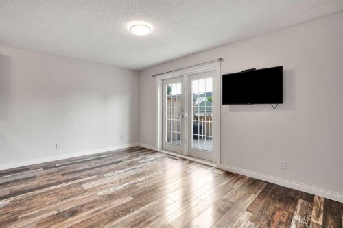 7152 Sierra Morena Boulevard Sw, Calgary, AB - Indoor Photo Showing Other Room
