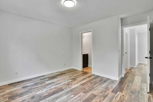 7152 Sierra Morena Boulevard Sw, Calgary, AB - Indoor Photo Showing Other Room