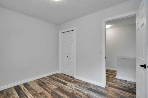 7152 Sierra Morena Boulevard Sw, Calgary, AB - Indoor Photo Showing Other Room