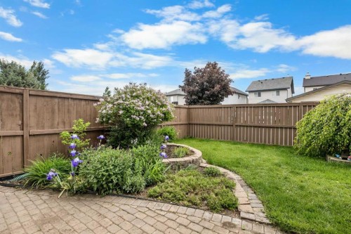 35 Covepark Place Ne, Calgary, AB - Outdoor