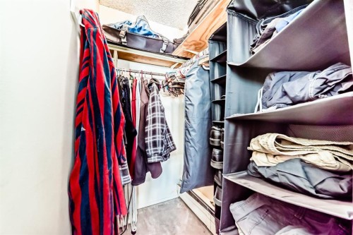 112-4944 Dalton Drive Nw, Calgary, AB - Indoor With Storage