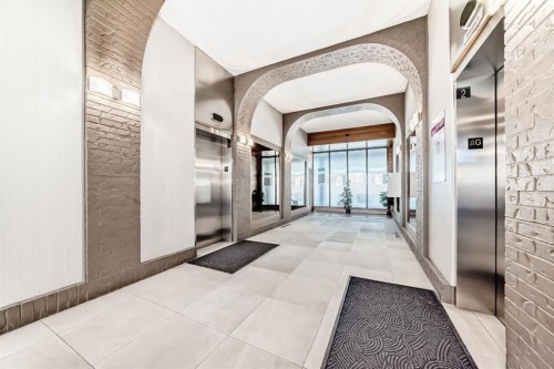112-4944 Dalton Drive Nw, Calgary, AB -  With Exterior