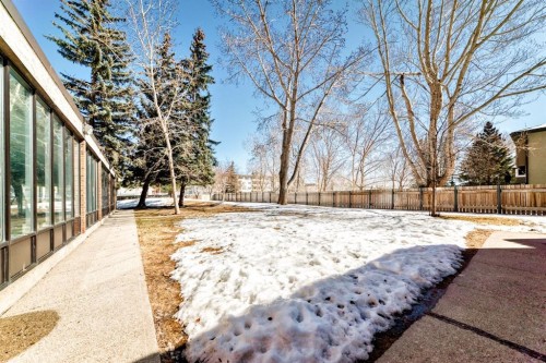 112-4944 Dalton Drive Nw, Calgary, AB - Outdoor