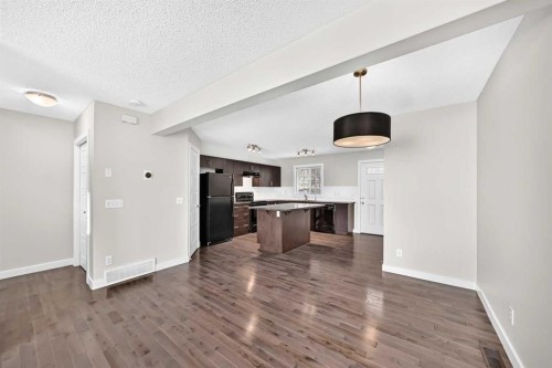 152 Pantego Lane Nw, Calgary, AB - Indoor Photo Showing Kitchen