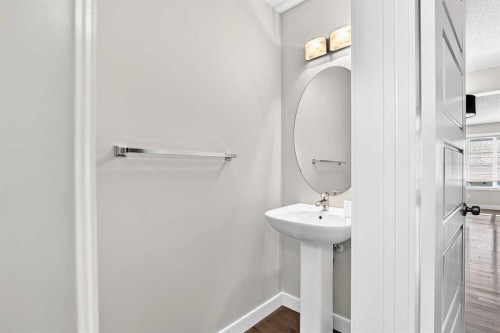152 Pantego Lane Nw, Calgary, AB - Indoor Photo Showing Bathroom